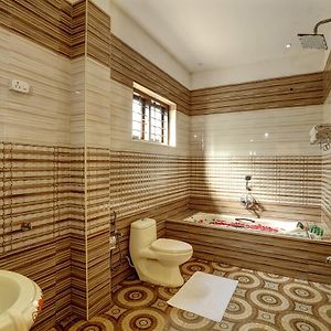 Honeymoon Suite